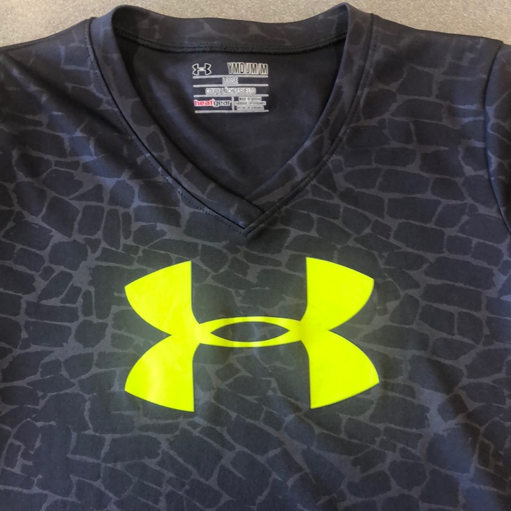 Under Armour short sleeve shirt